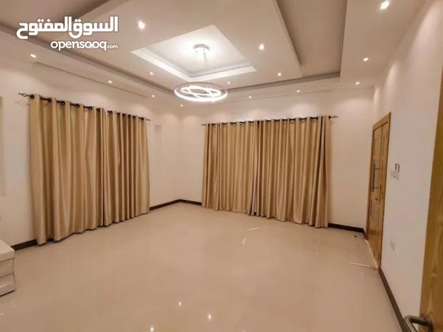 242 m2 5 Bedrooms Townhouse for Rent in Muscat Ansab