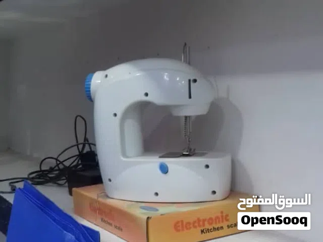 ماكينة خياطة
