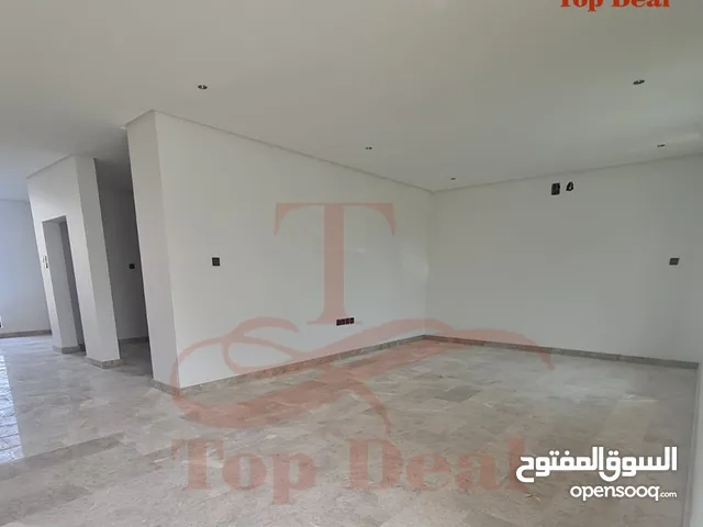 230m2 4 Bedrooms Villa for Rent in Southern Governorate Zallaq