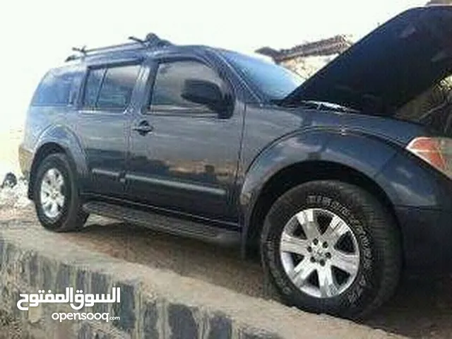 Nissan Pathfinder S in Sana'a