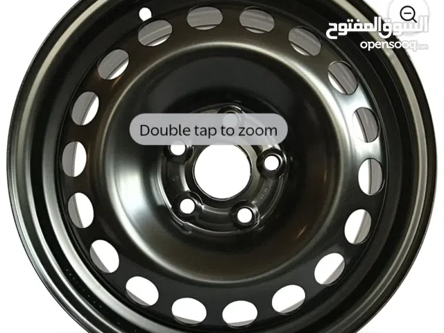 4 رنجات حديد و توير صيني بحالة جيدة يركبون على فولكس فاجن باسات و جيتا