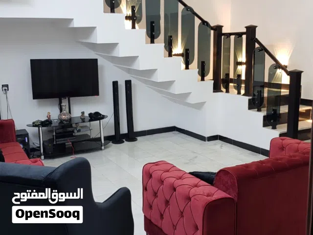 دار مميز للبيع (سكن + استثمار) في حي هادئ  حي الجهاد ( منطقة الشارقة )