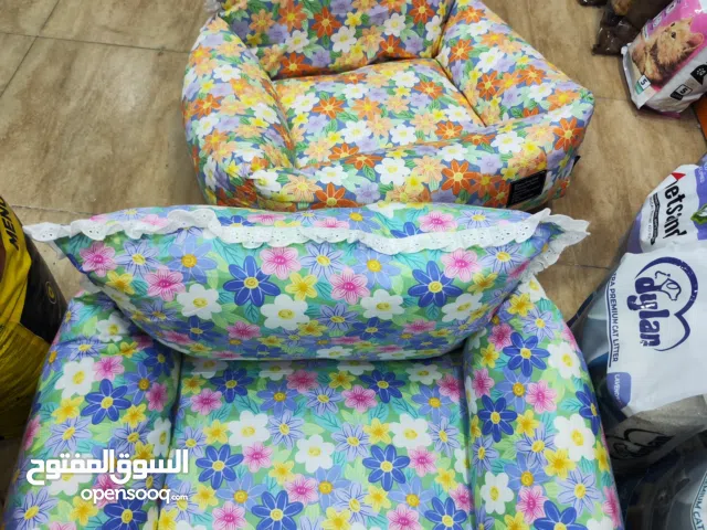 فرشة قطط صيفية تتسع إلى 3 قطط:  "مفرش القطط الصيفي": راحة وانتعاش لقططك!