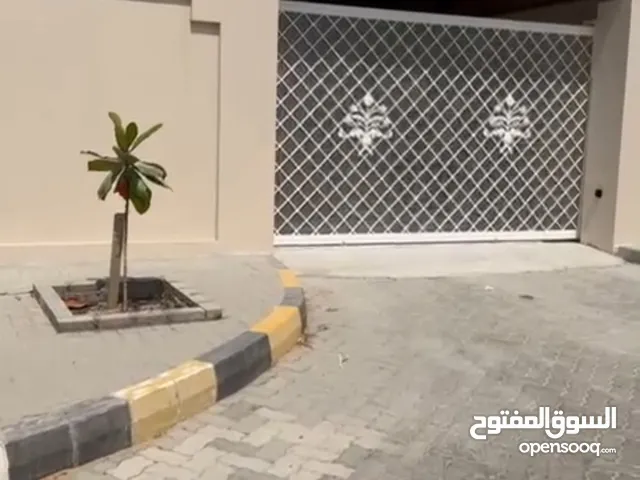 600 m2 5 Bedrooms Villa for Rent in Sharjah Al Khan