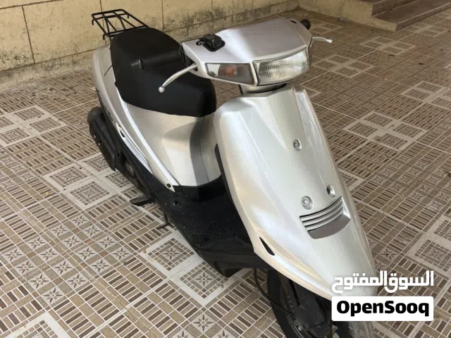 دراجه 100 cc سوزوكي وكاله ب الأوراق