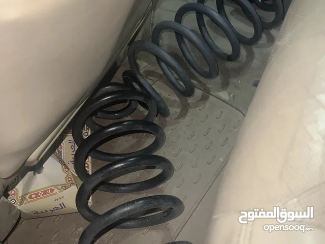 للبيع سبرنقات خلفي و شوتة وكالة كانوا راكبين على تاهو 2011
