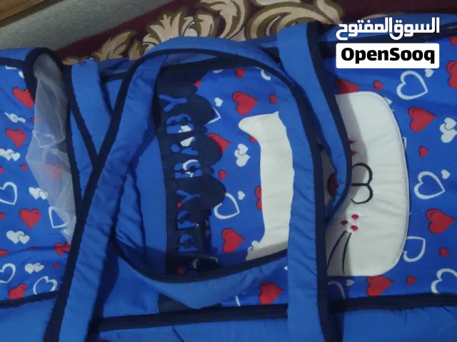 سرير لحمل البيبي استعمال خفيف بسعر مميز