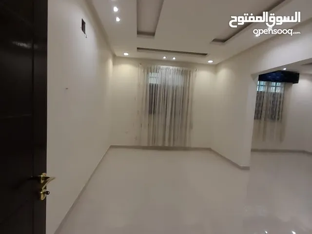 180 m2 4 Bedrooms Apartments for Rent in Al Madinah Ayn Al Khif
