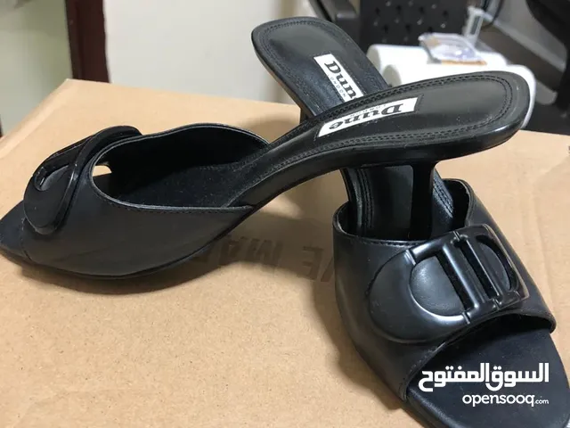 worn once need new home