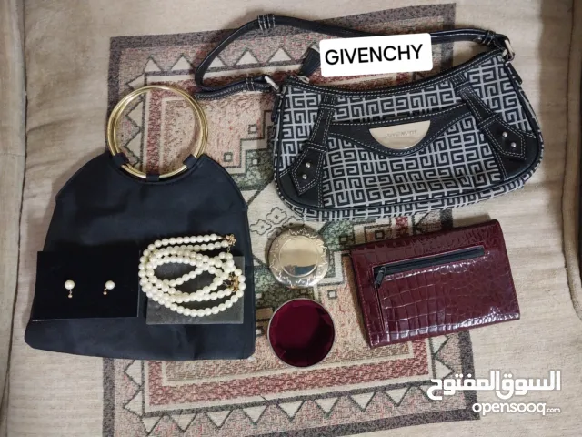 شنط كتف و شنط يد متنوع أصلية ماركات جفنشي وأنواع أوربية