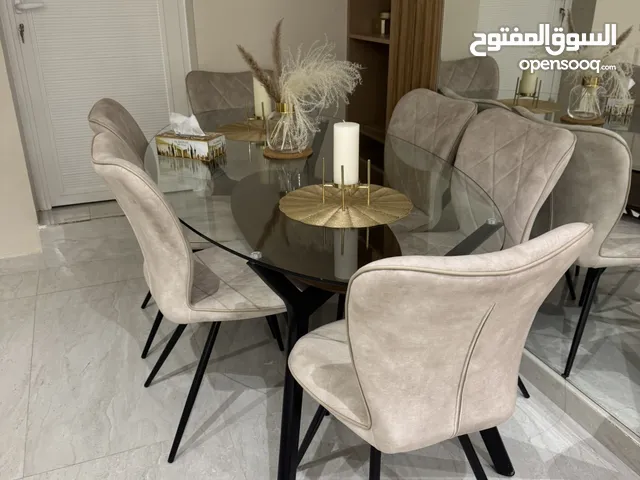للبيع طاولة طعام 6 كراسي