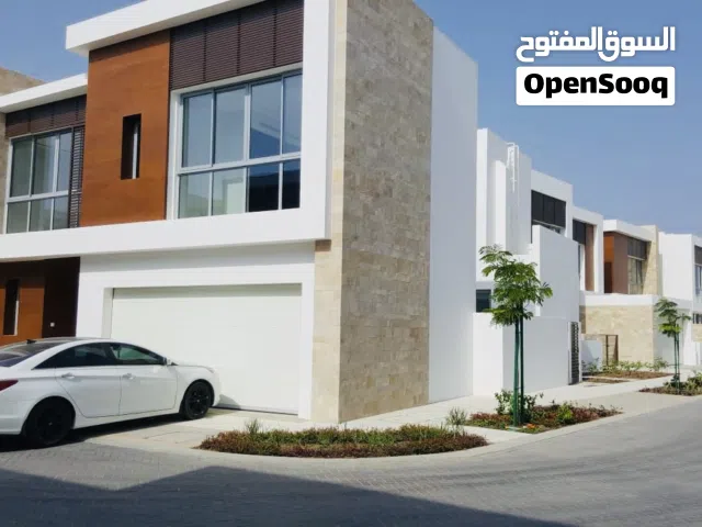 Luxury 3+Maid room bedrooms Corner Villa for Rent in Al Mouj
