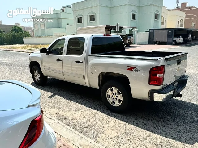 للبيع سلفرادو 2011 Z71 صبغ الوكاله ماشي 350 الف