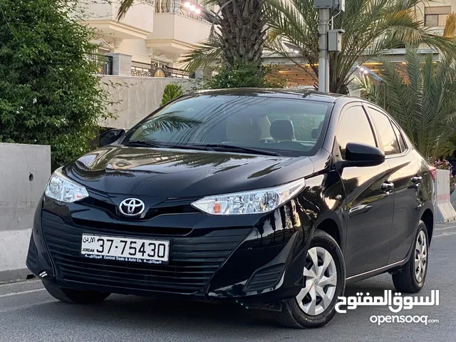 تويوتا يارس 2019 ماتور 1500cc وارد الوكالة شركة تويوتا الاردنية المركزيه بسعر 11700 دينار لون اسود