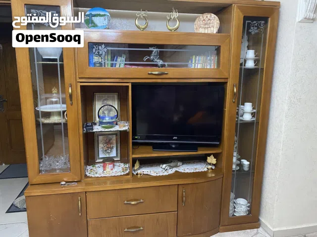 طاولة تلفزيون