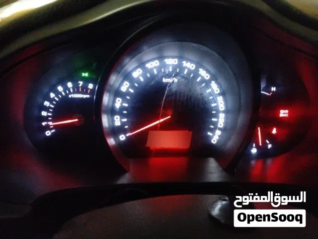 سيارة سبورتاج 2012 بني مستعملة بحالة ممتازة مزودة بكافة المميزات الخليجية