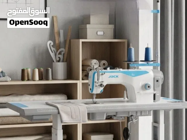 مكينة خياطة ماركة jack جديدة تماما مكينة خياطة( تنظيف) ماركة JAKI جديدة تماما.