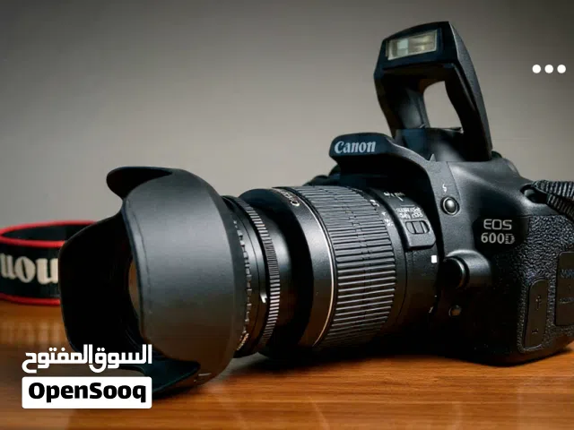 Canon 600 D DSLR Rotate screen camera very new and clean condition with all original accessories