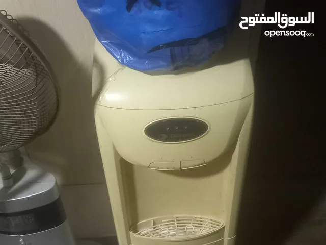 السلام عليكم براد ماء ومروحه ارضية لبيع