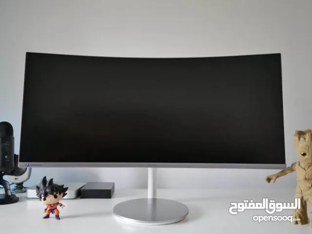 Samsung QLED curved gaming monitor