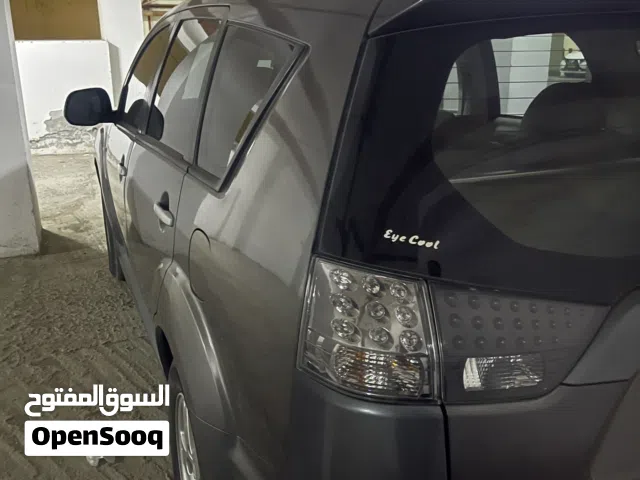 2012 ميتسوبيشي اوتلاندر Standard