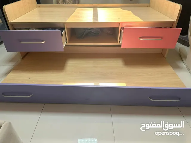 أثاث نظيف جدا جدا