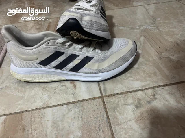 43 Sport Shoes in Zarqa