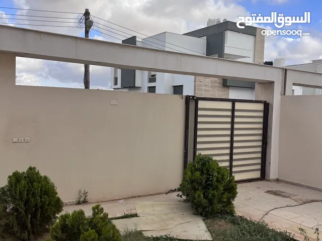 200 m2 4 Bedrooms Villa for Rent in Benghazi Al Hawary