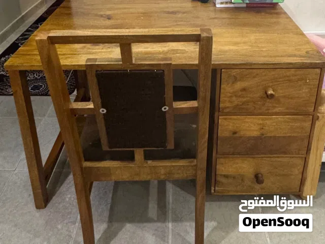 مكتب خشب متين حاله نظيفه