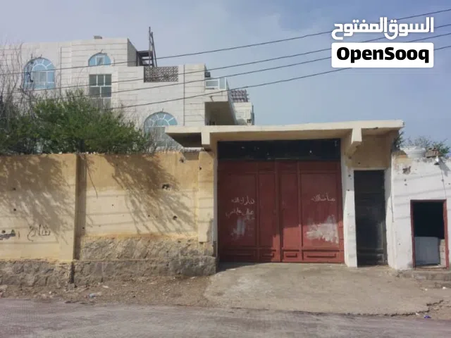 17 m2 More than 6 bedrooms Villa for Sale in Aden Other