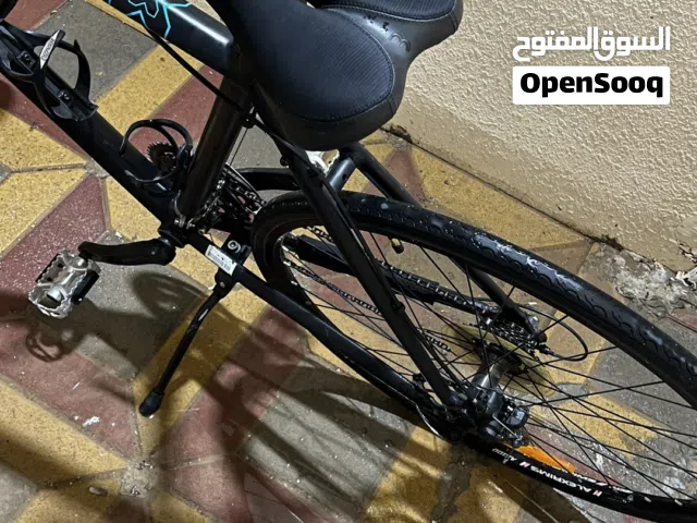 سيكل رياضي جديد و نظيف جداً السيكل ما يشكي من شي