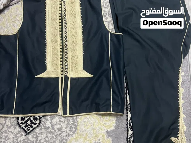زبون سروال وفرمله ستندر نص خياطه ونص مكينه استعمال بسيط طبعا غيط يالي ف سروال مفيش سعر حرق