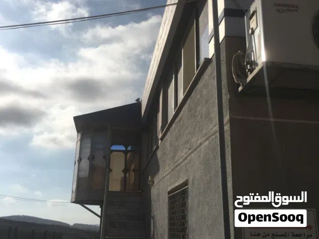هنجر صناعي مدينة جرش بالمنطقة الصناعية مرخص صناعات خفيفة مع محول كهرباء 400 أمبير مساحة 500 متر