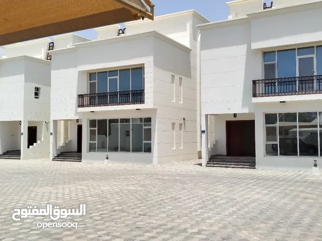 Townhouse for rent in shatti Qurum