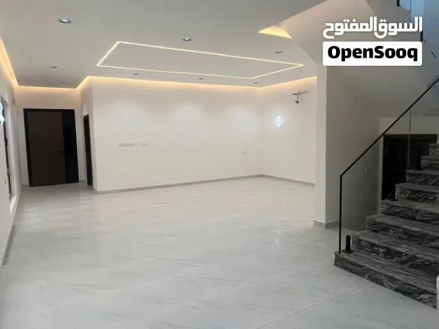 فرصة مميزة لأمتلاك توين فيلا بتشطيبات فاخرة وموقع أستراتيجي في منطقة العوابي بوشر بالقرب من الحديقة