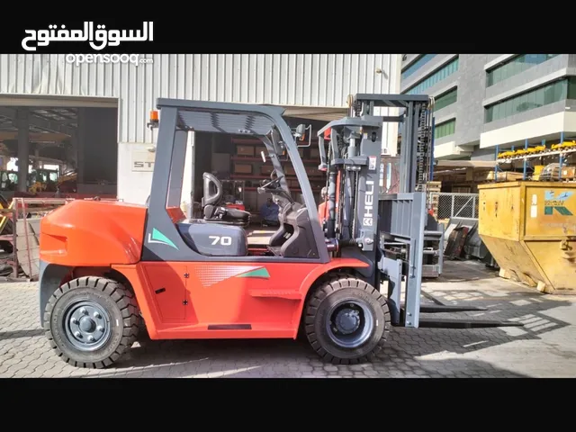 رافعه شوكية (فوركلفت 7 طن ) مديل 2023 بحالة الوكاله استخدام جداً بسيط