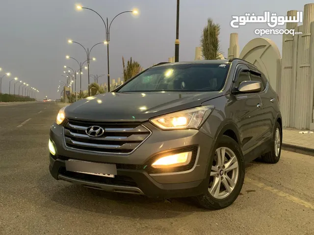 سيارة سنتافي للبيع موديل 2014 مكفولة