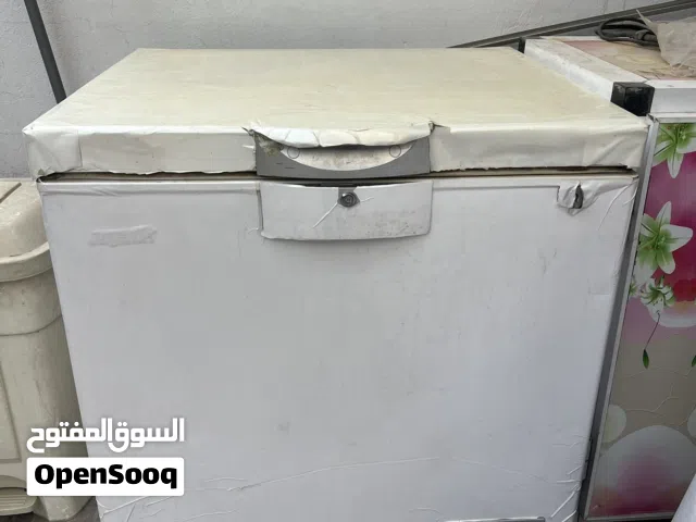 مجمدة تعمل 100%