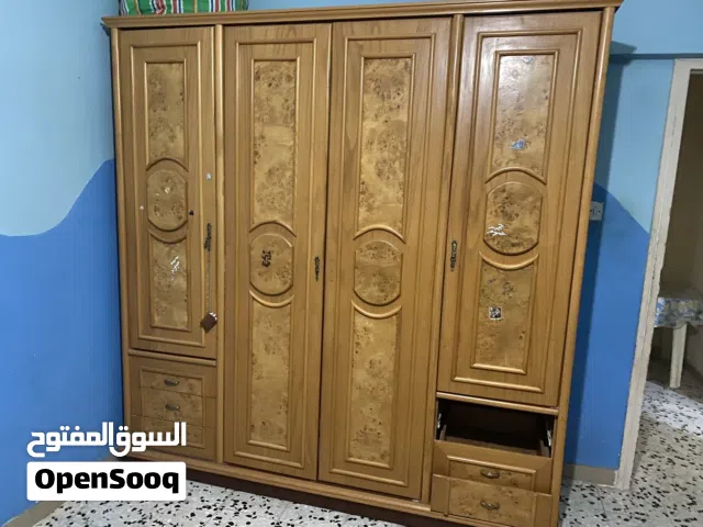 أثاث مستعمل للبيع بين الممتاز النظيف والمعقول كله إيطالي بين نص عمر وقديم