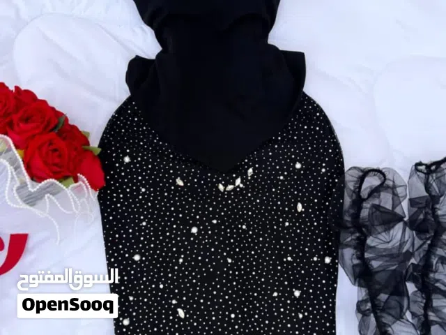 فستان نسائي فاخر... إطلالة تخطف الأنظار فستان أنيق مناسب للسهرات والمناسبات الراقية بتفاصيل فخمة