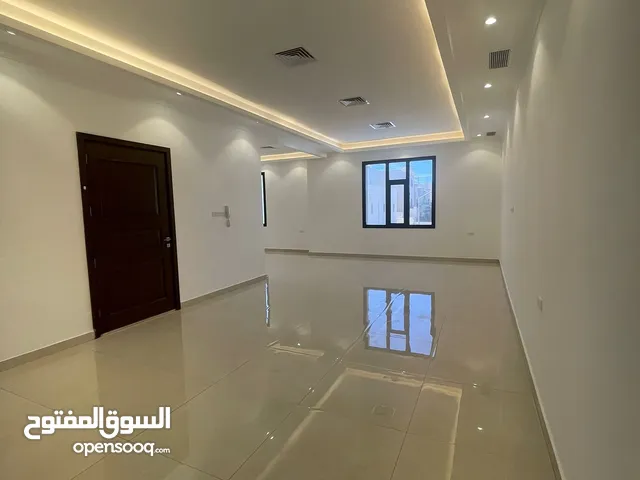 10 m2 4 Bedrooms Villa for Rent in Hawally Bayan