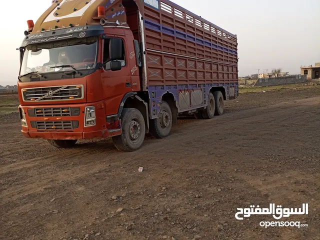 إلي عنده حمولات ثقيلة في جميع مناطق اليمن أو من اليمن إلى السعودية أو العكس ويحتاج ينقلها يتواصل معي