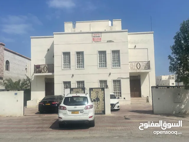 605m2 5 Bedrooms Villa for Sale in Muscat Al Mawaleh