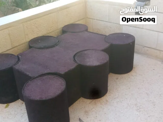 طقم جلسة 6 مقاعد مع طاولة بتصميم مدمج للبيع.