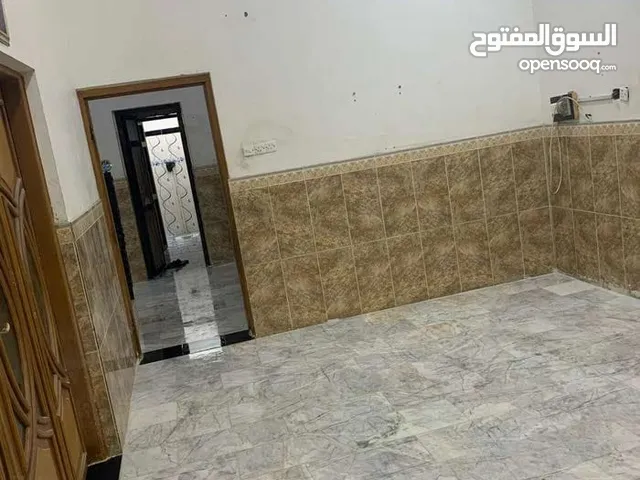 100m2 3 Bedrooms Villa for Rent in Basra Hakemeia