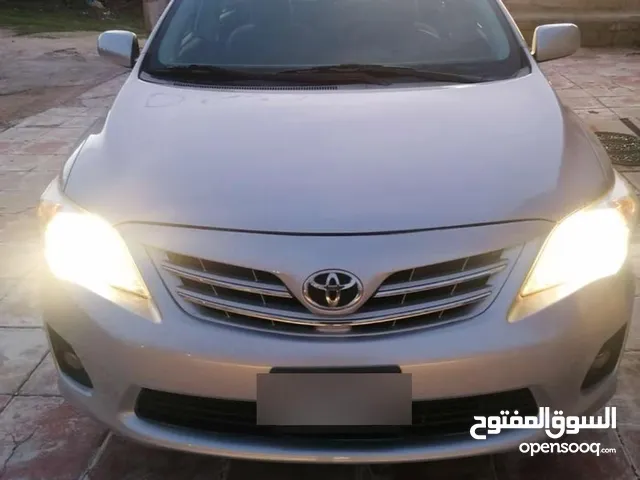 تويوتا كارولا موديل 2012 للبيع