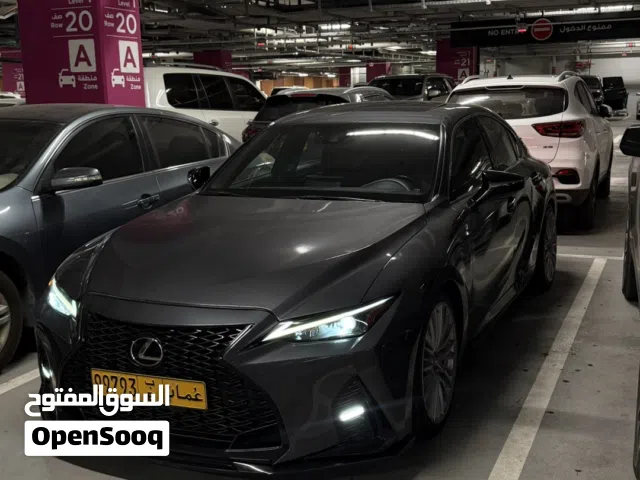2022 لكزس IS IS 300