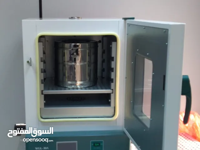 جهاز سونار نوع مندراي DP10 مع ملحقاته وجهاز تعقيم جاف .