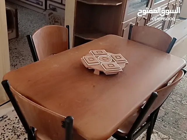 طاوله بحال الجديد استعمال شهرين