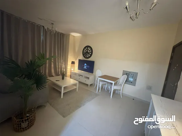 z9 غرفة وصالة مفروش بالحميديه مقابل قسم شرطه الحميديه مباشره